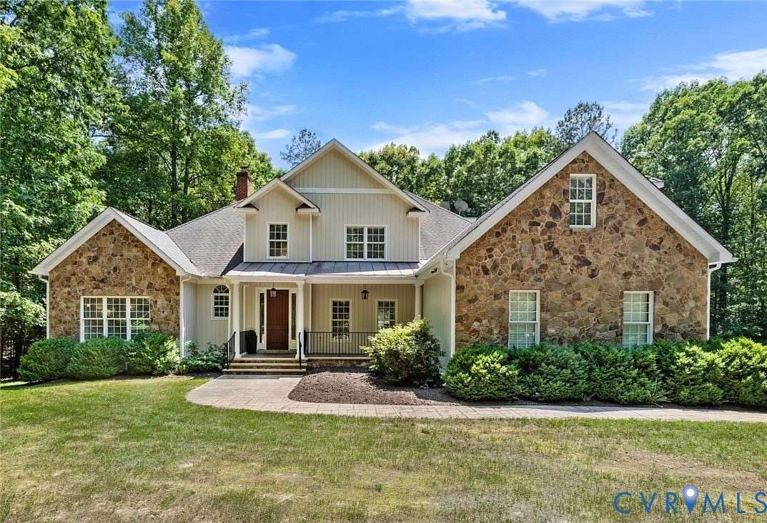 10.5 Acres of Land with Home for Sale in Maidens, Virginia