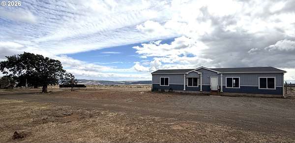 20 Acres of Land with Home for Sale in Goldendale, Washington