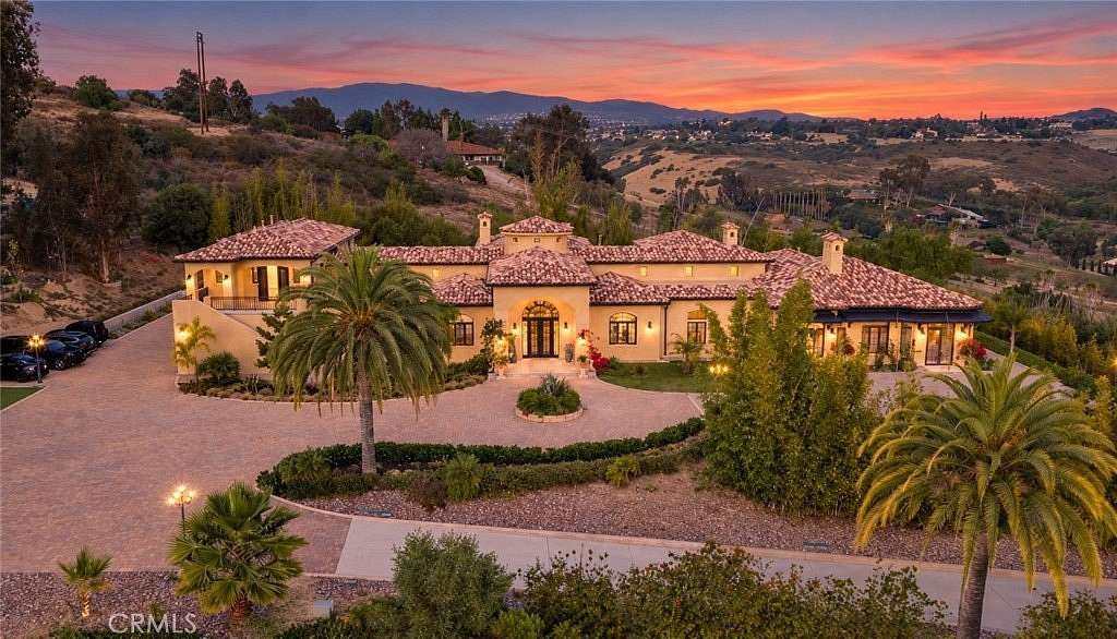 2.23 Acres of Land with Home for Sale in Rancho Santa Fe, California
