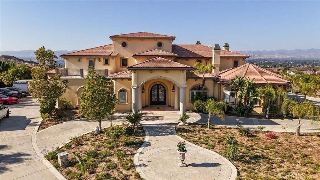 4.84 Acres of Land with Home for Sale in Simi Valley, California