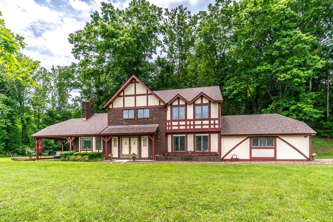 7 Acres of Land with Home for Sale in Renfro Valley, Kentucky