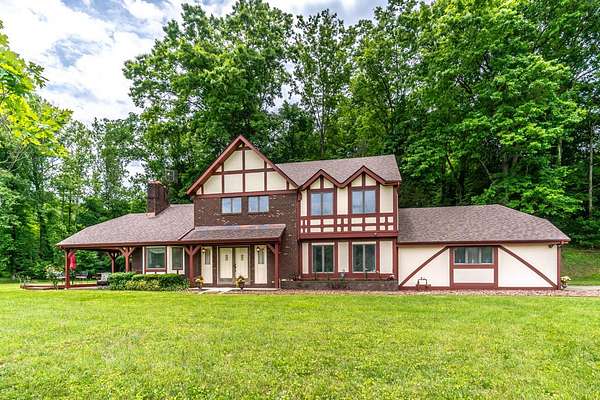 7 Acres of Land with Home for Sale in Renfro Valley, Kentucky