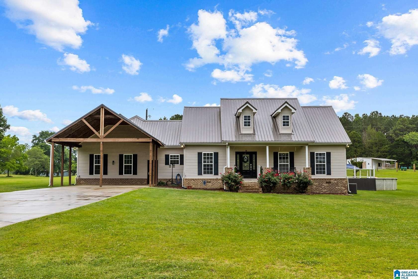 5.49 Acres of Land with Home for Sale in Jemison, Alabama