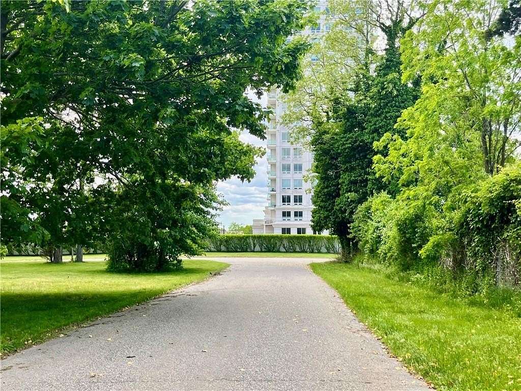 0.38 Acres of Residential Land for Sale in Portsmouth, Rhode Island