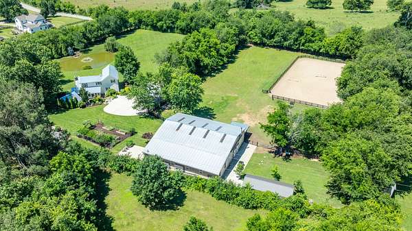 4 Acres of Land with Home for Sale in Franklin, Tennessee