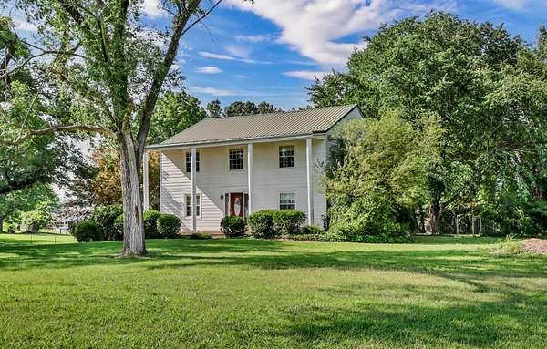 2.1 Acres of Land with Home for Sale in Clarksville, Tennessee