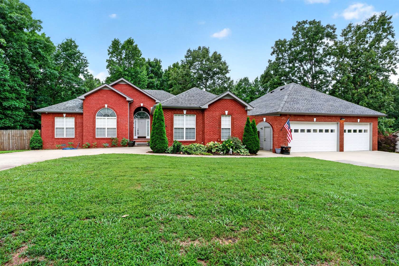 1.52 Acres of Land with Home for Sale in Clarksville, Tennessee
