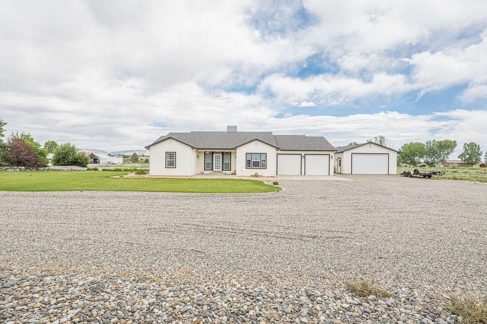 4.8 Acres of Land with Home for Sale in Loma, Colorado