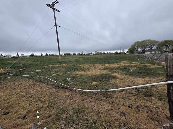 3 Acres of Residential Land for Sale in Buhl, Idaho