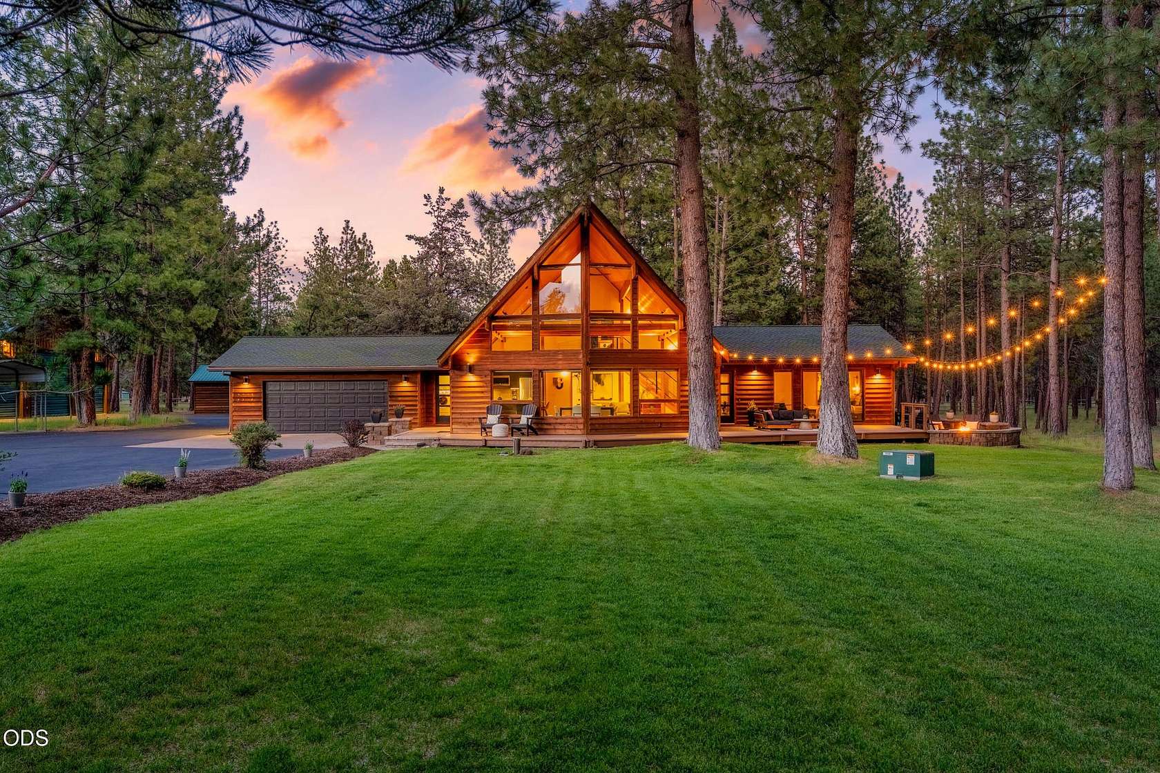 5.58 Acres of Land with Home for Sale in Sisters, Oregon