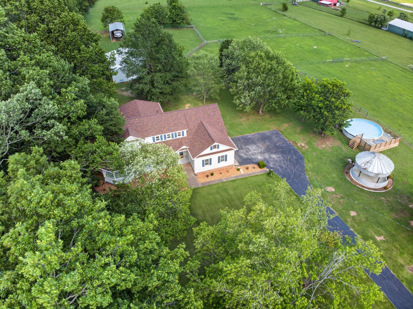 5 Acres of Land with Home for Sale in Lebanon, Tennessee