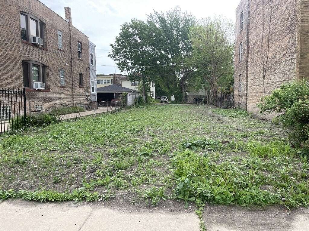 0.1 Acres of Residential Land for Auction in Chicago, Illinois