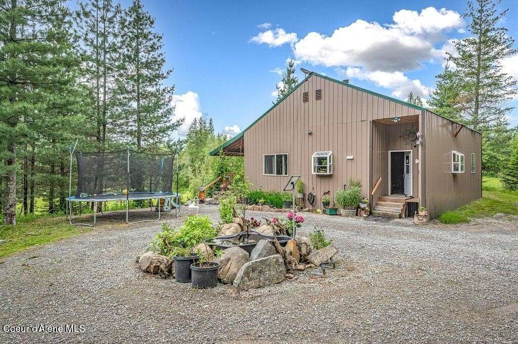 10 Acres of Land with Home for Sale in Sandpoint, Idaho