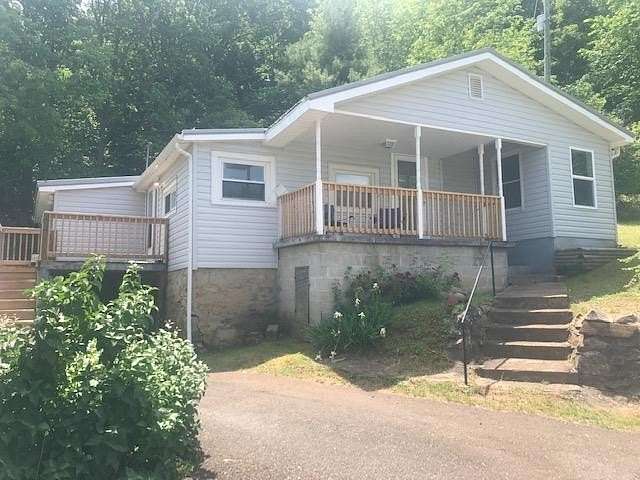 6.16 Acres of Land with Home for Sale in Draper, Virginia