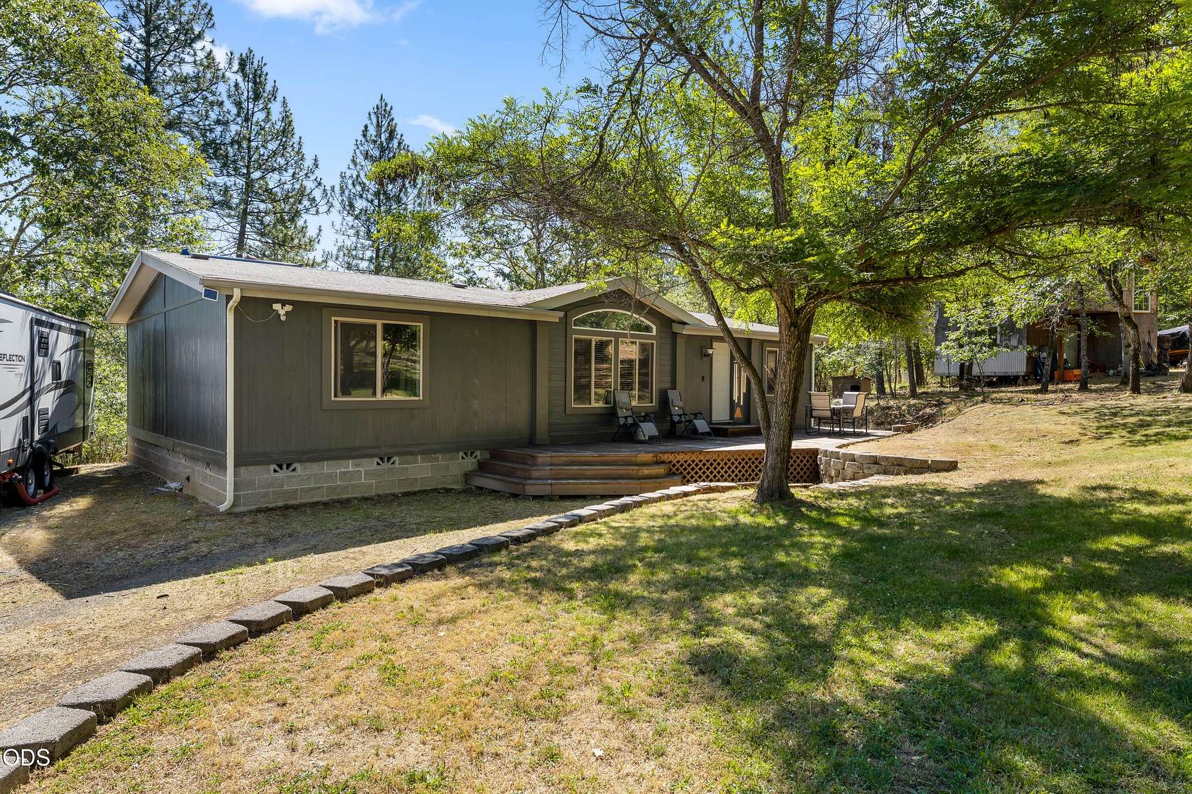 9.1 Acres of Land with Home for Sale in Grants Pass, Oregon
