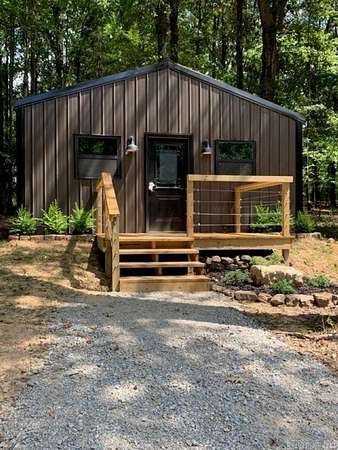 5.67 Acres of Land with Home for Sale in Jonesboro, Arkansas