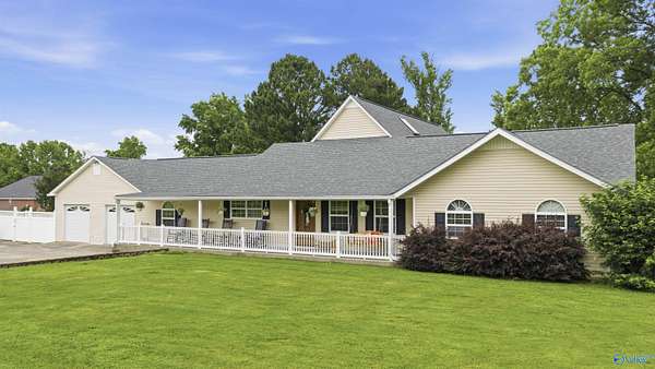 1.5 Acres of Land with Home for Sale in Fort Payne, Alabama