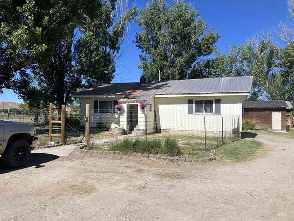10 Acres of Land with Home for Sale in Emmett, Idaho