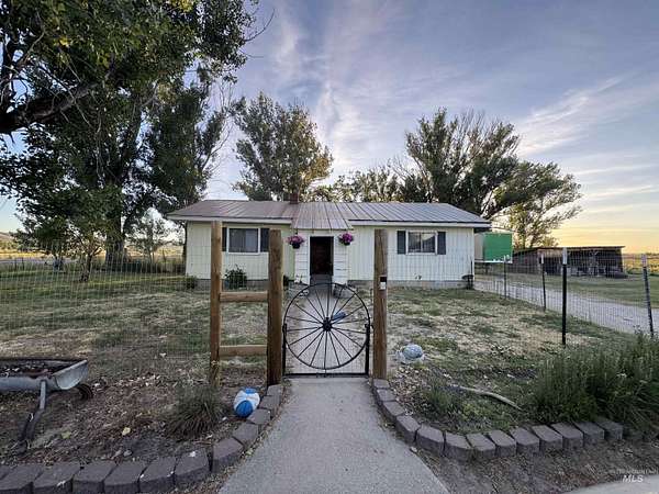 10 Acres of Land with Home for Sale in Emmett, Idaho