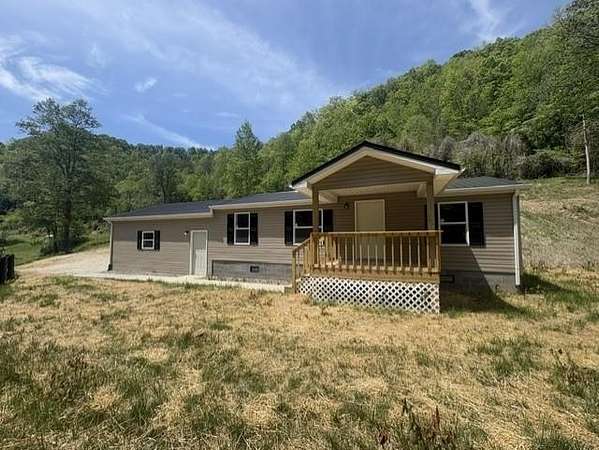 4 Acres of Land with Home for Sale in Prestonsburg, Kentucky