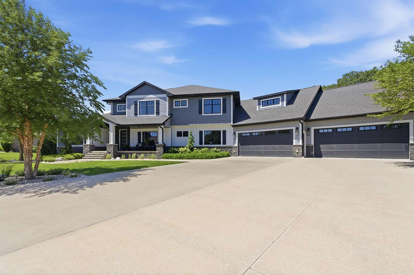 2.16 Acres of Land with Home for Sale in Yankton, South Dakota