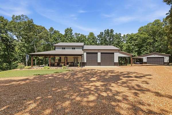 6 Acres of Land with Home for Sale in Dover, Tennessee