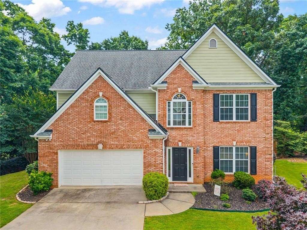 1.66 Acres of Land with Home for Sale in Flowery Branch, Georgia