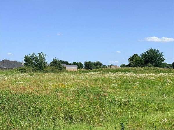 1 Acre of Residential Land for Sale in Edmond, Oklahoma