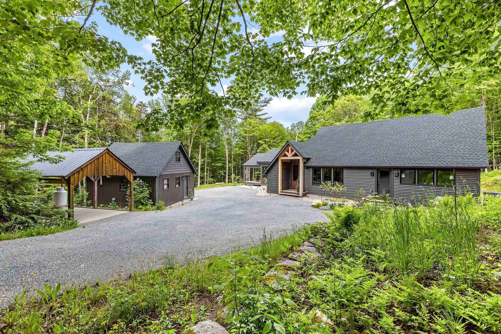 10.4 Acres of Land with Home for Sale in Winhall Town, Vermont