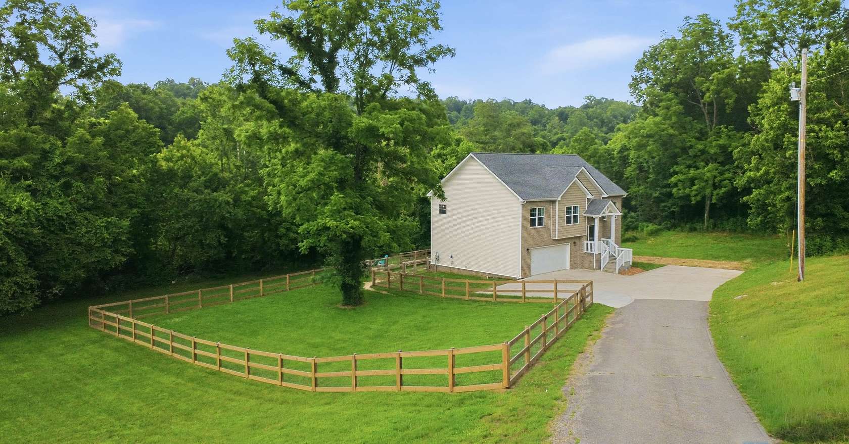 4.2 Acres of Land with Home for Sale in Cumberland Furnace, Tennessee