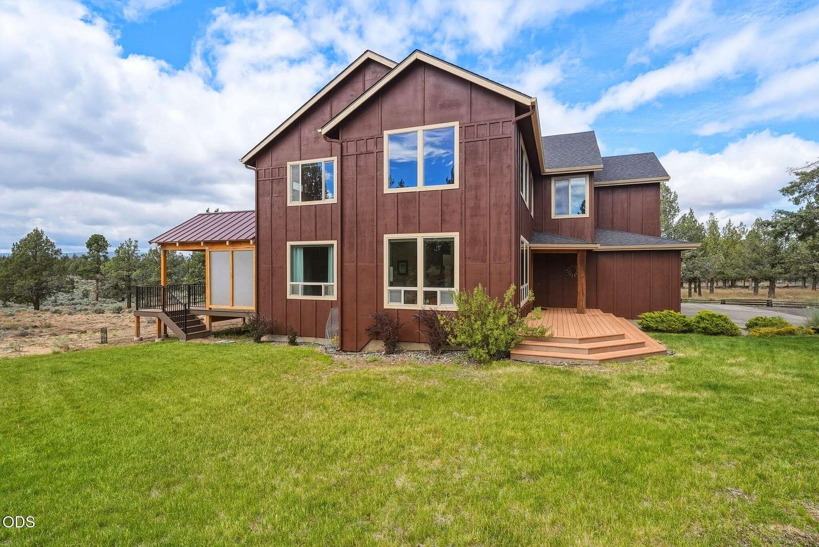 2.33 Acres of Land with Home for Sale in Sisters, Oregon