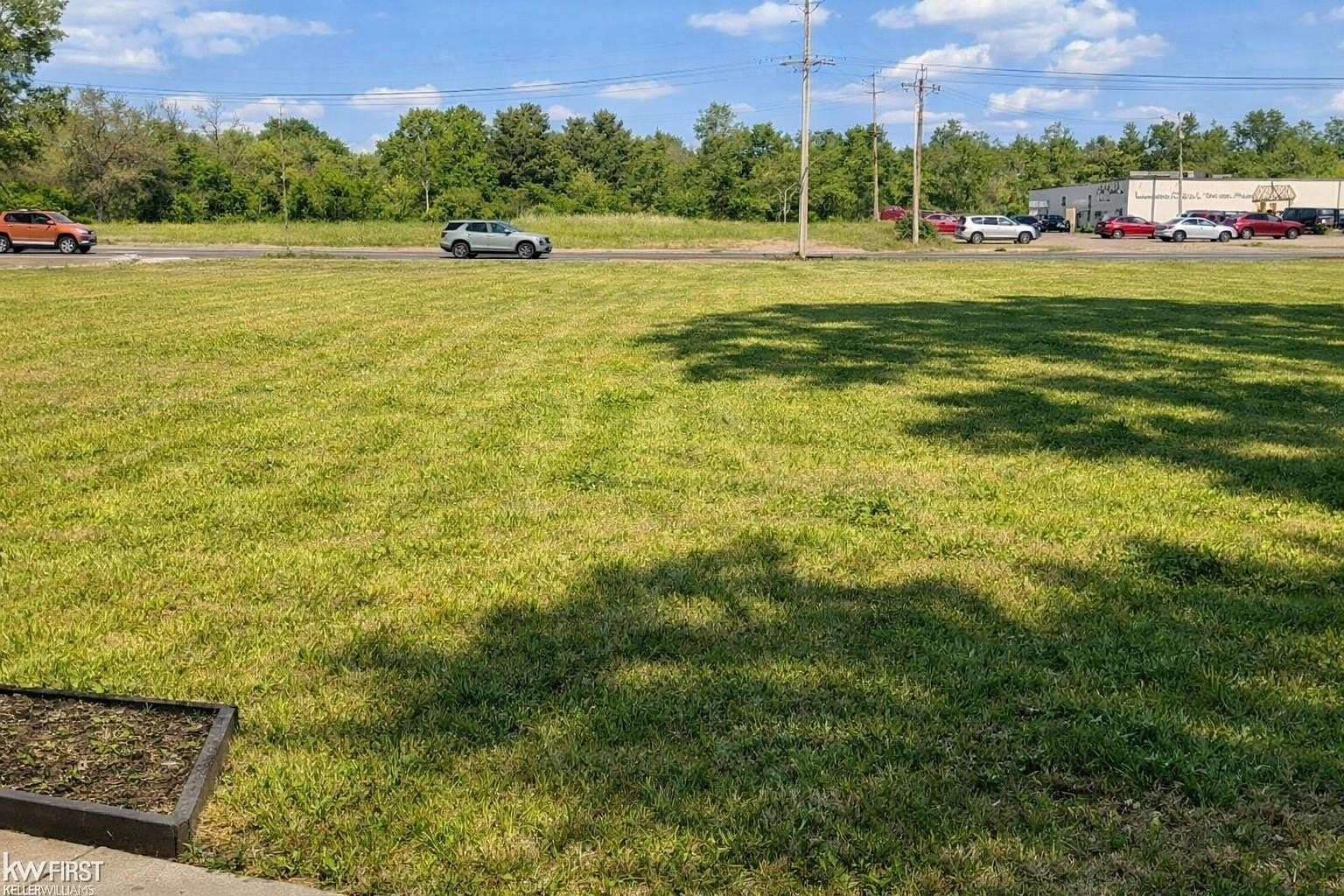 0.5 Acres of Commercial Land for Sale in Flint, Michigan
