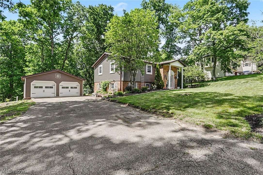 2.74 Acres of Land with Home for Sale in Zanesville, Ohio