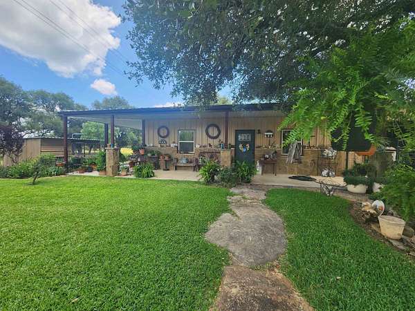 17 Acres of Land with Home for Sale in Cherokee, Texas