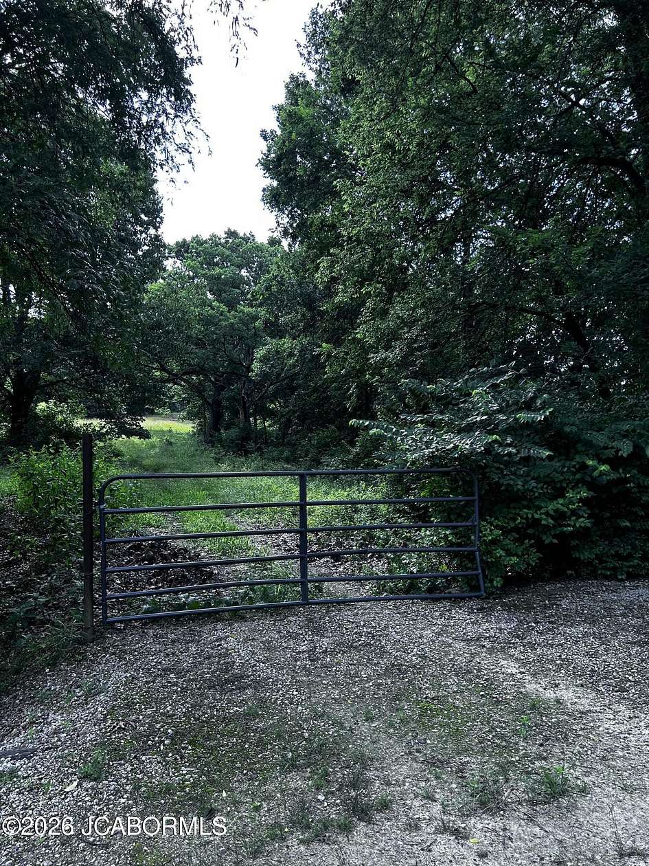 18 Acres of Land for Sale in Jefferson City, Missouri