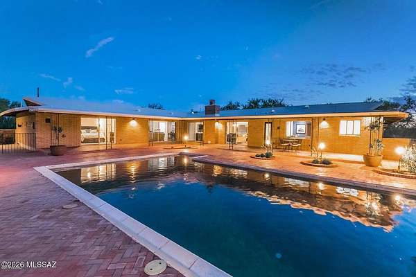 1.53 Acres of Land with Home for Lease in Tucson, Arizona