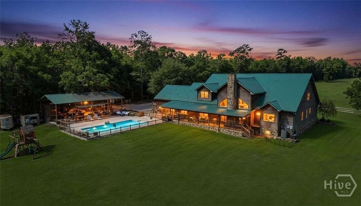 14.1 Acres of Land with Home for Sale in Springfield, Georgia