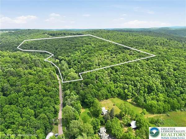 60 Acres of Recreational Land for Sale in Nicholson Township, Pennsylvania