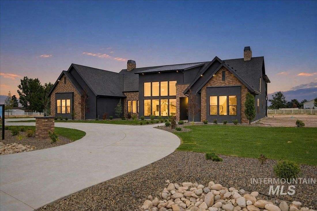 1.7 Acres of Land with Home for Sale in Caldwell, Idaho
