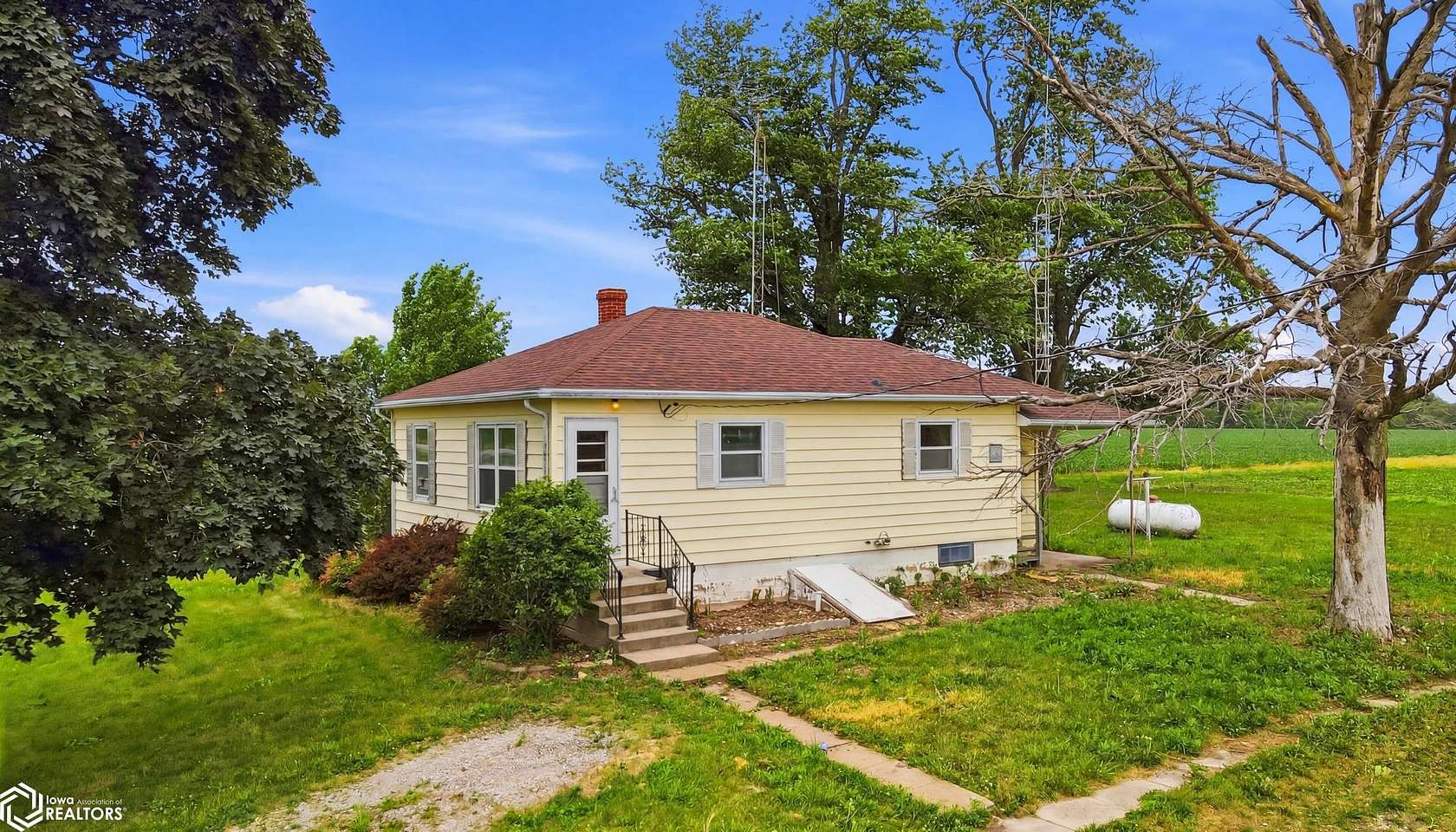 1.62 Acres of Land with Home for Sale in New London, Iowa