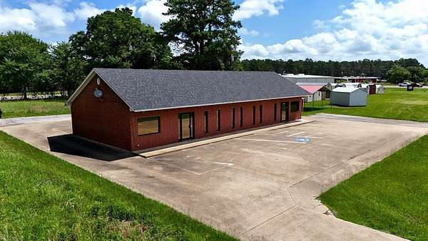 2.79 Acres of Improved Commercial Land for Sale in Frankston, Texas