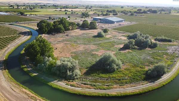 13.5 Acres of Land with Home for Sale in Grandview, Washington