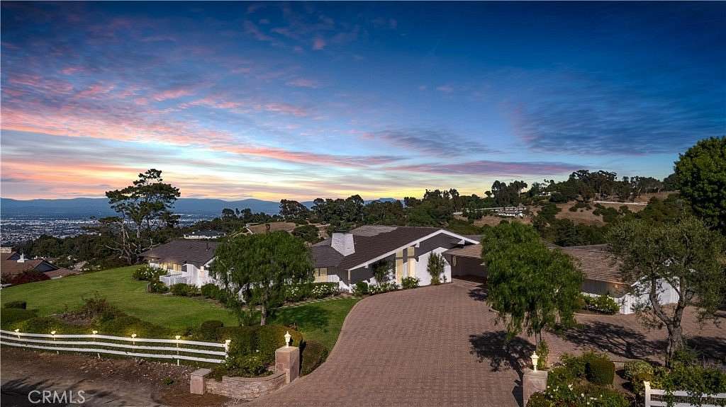 2 Acres of Land with Home for Sale in Rolling Hills, California
