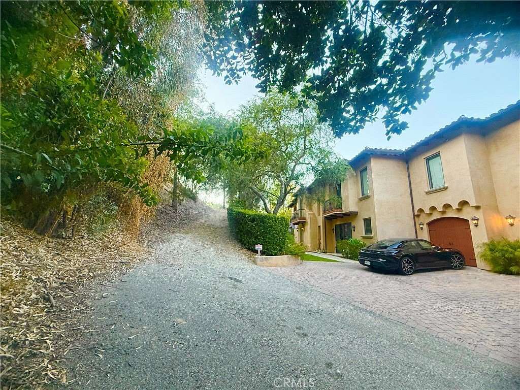 1.1 Acres of Residential Land for Sale in Tarzana, California