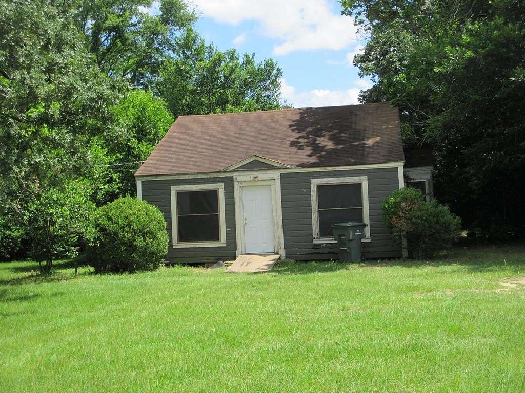 5.8 Acres of Land with Home for Sale in Nacogdoches, Texas