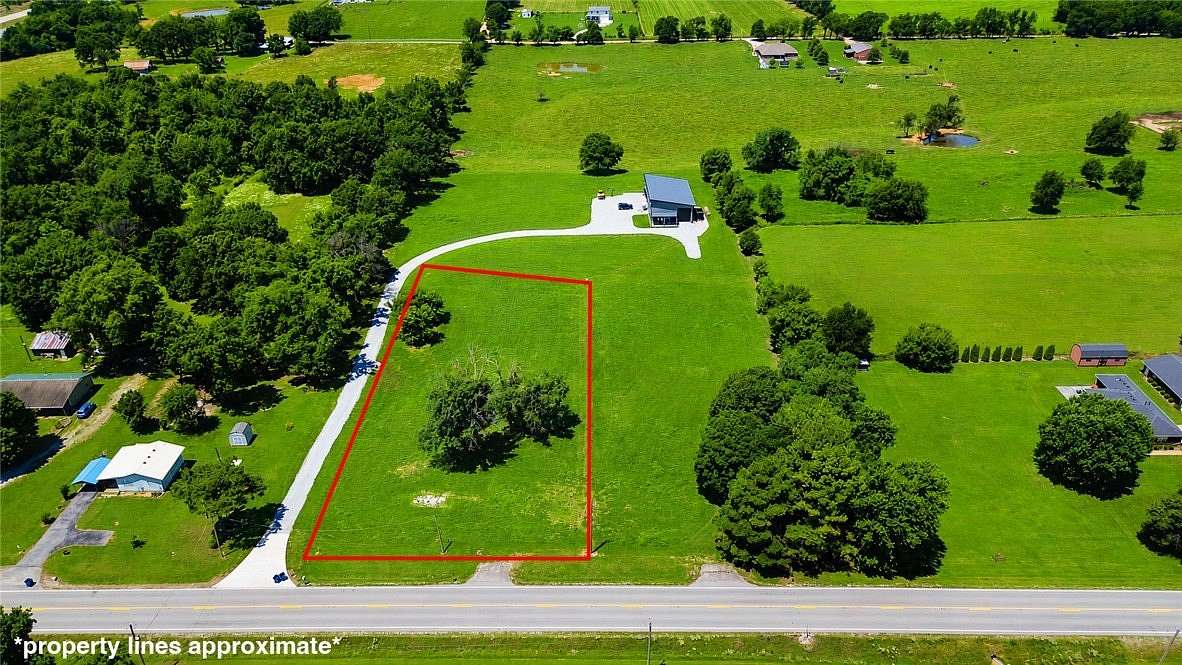 1 Acre of Residential Land for Sale in Gravette, Arkansas