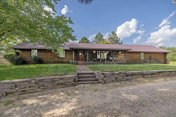 10.4 Acres of Land with Home for Sale in Hutchinson, Kansas