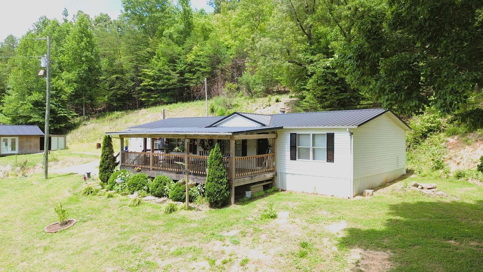 2 Acres of Land with Home for Sale in Barbourville, Kentucky
