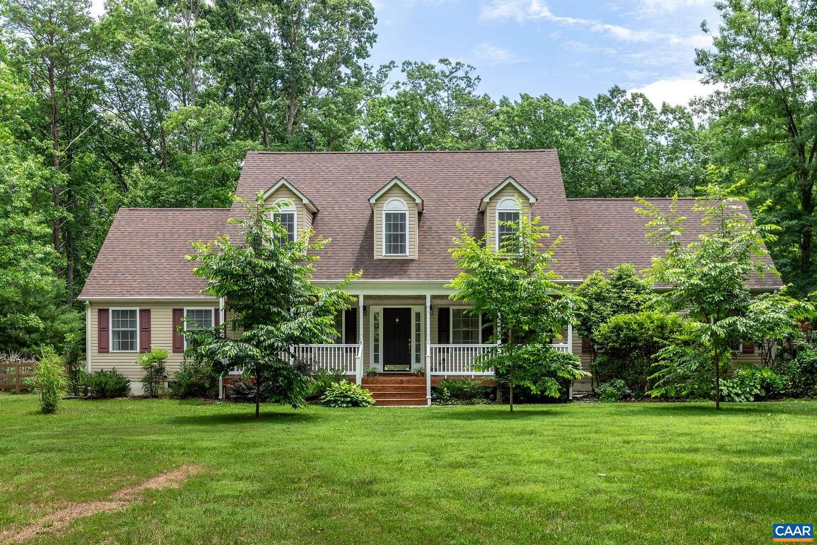 2.39 Acres of Land with Home for Sale in Louisa, Virginia