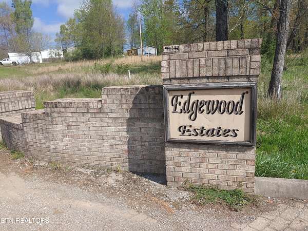 8.33 Acres of Residential Land for Sale in Oneida, Tennessee